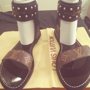 Woman's sandals